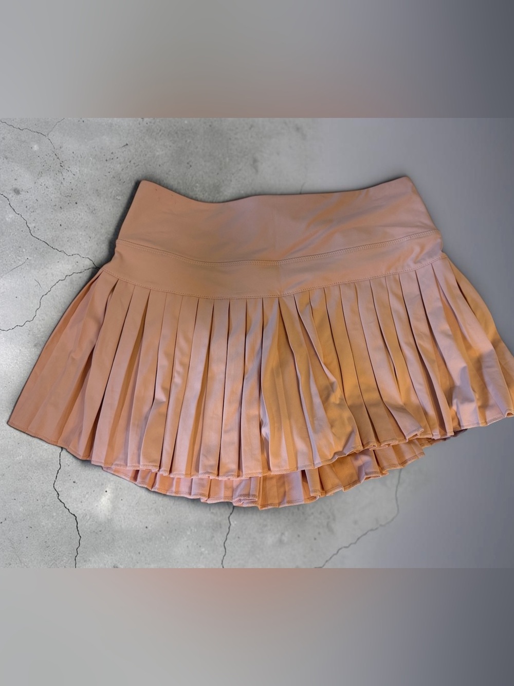 Goldhinge Pleated Mini Skirt in Soft Pink- size Large